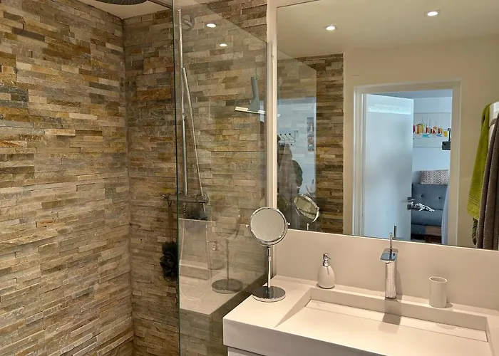 Tropez Centre 2 Parking Апартаменти *